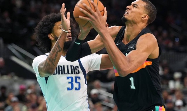 文班亚马40+13弗拉格33+6 马刺击退独行侠迎三连胜