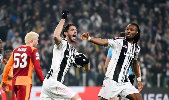 足坛一夜震动！欧冠16强尘埃落定，尤文遗憾出局意甲只剩独苗，英超6队全胜称霸