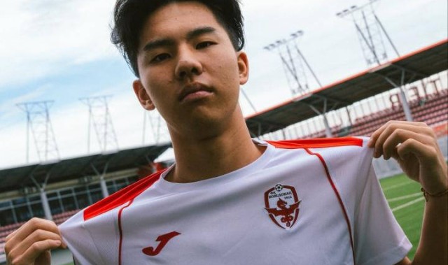 留洋再添新锐力量！18岁张家鸣正式加盟伯恩利并被外租，身披9号战袍